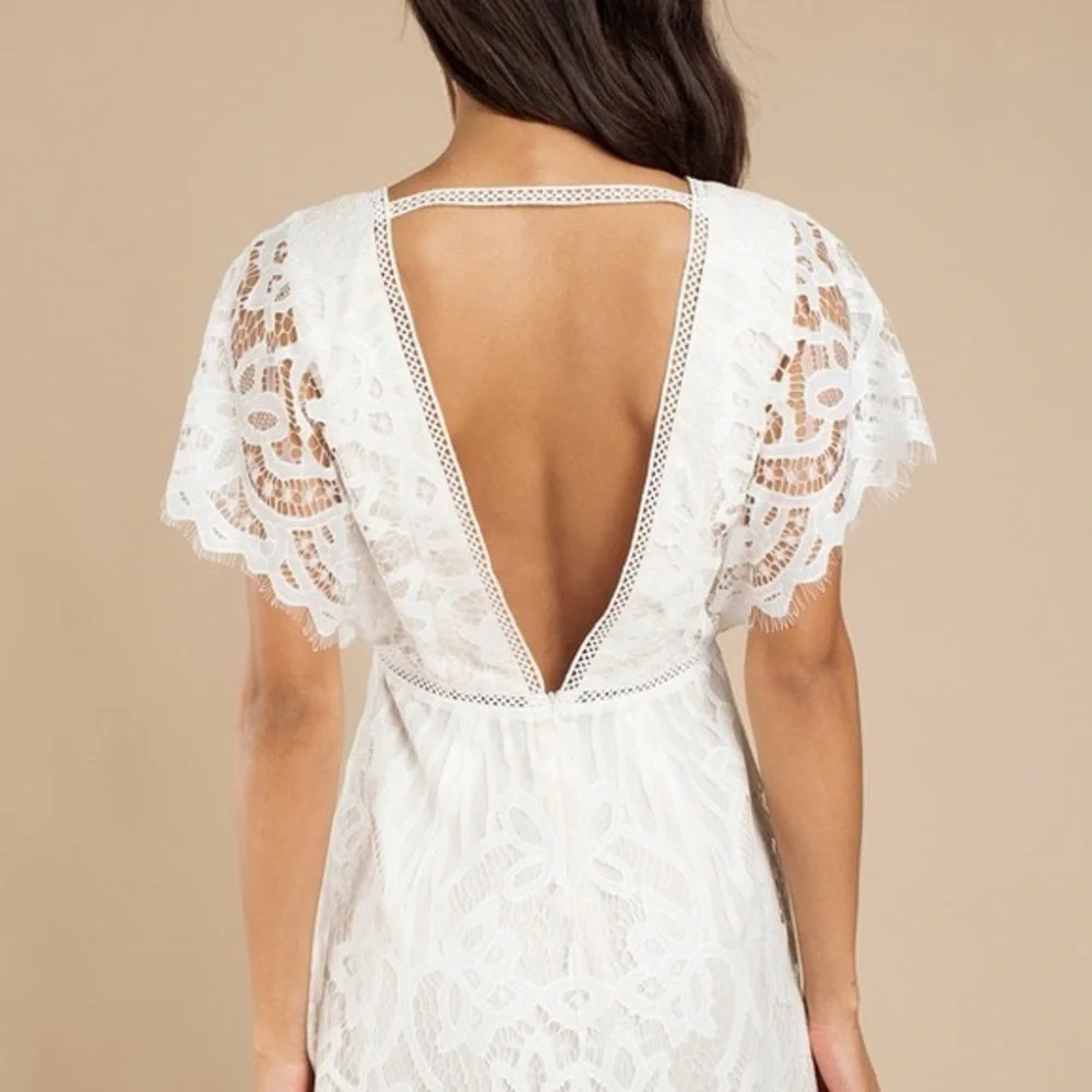 Tobi Elegant White Lace Dress with Deep V-Neck size M - Picture 3 of 16